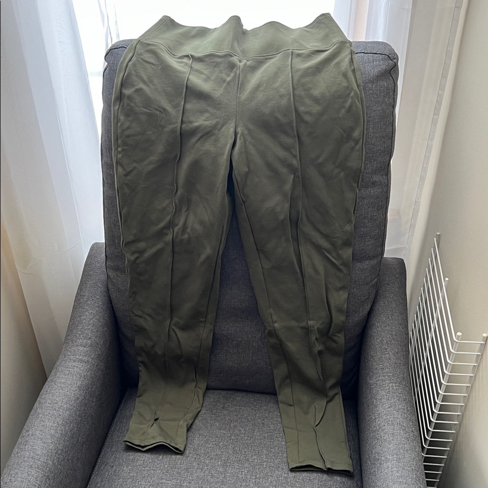 Nine West Olive dress style leggings